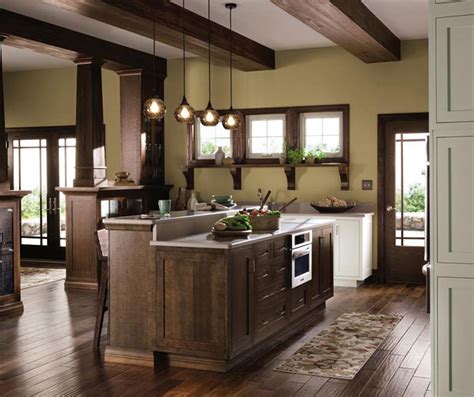 Oak kitchen cabinets have a natural beauty. Quartersawn Oak Cabinets in a Rustic Kitchen - MasterBrand