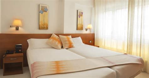 Las distintas habitaciones de los apartamentos dos ríos están. Hostal, Hotel** y Apartamentos Dos Ríos - Aínsa Sobrarbe