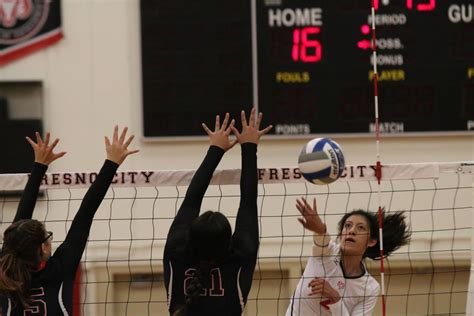 the rampage online volleyball team finishes regular season undefeated at home