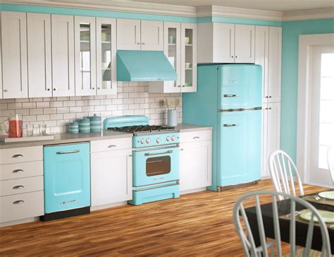 50's style aesthetic line home appliances. 50s Retro Kitchens | Retro kitchen appliances, Retro ...