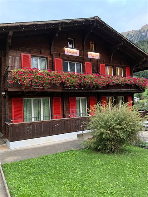 Valley Hostel Close To Staubbach Falls Lauterbrunnen Switzerland
