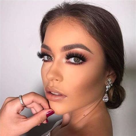 20 Natural Glam Makeup Ideas Perfect For Any Ball Belletag