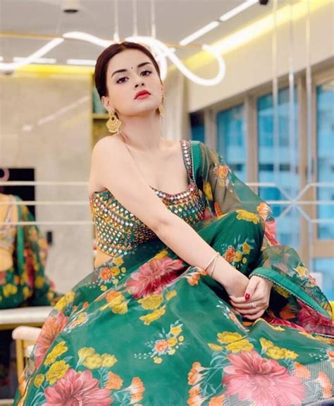 Avneet Kaur Goes Bold In Sexy Floral Green Lehenga