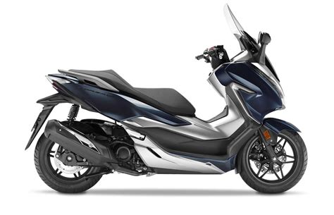 The new scooter from honda comes in a total of 2 variants. Honda Forza 300: nová generace pro rok 2018 | Auta a ...