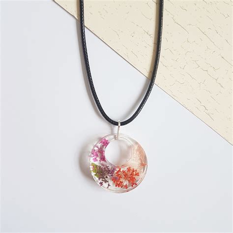 We have a stunning range of dried flowers. Dried Flower Resin Pendant Necklace Real Dried Pressed ...