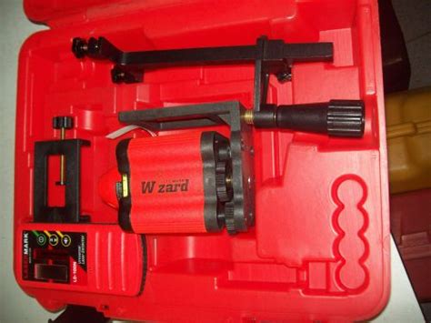 Introduction the lasermark electronic laser detector aids in locating and targeting a visible or invisible beam emitted by a rotary laser; CST/berger LaserMark Wizard Rotary Laser Level New LD-100N ...