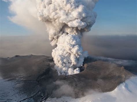 What was iceland's worst eruption? Iceland's airspace was temporarily closing down Sunday ...