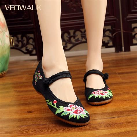 Veowalk Flower Embroidery Women Canvas Mary Jane Shoes Vintage Cotton