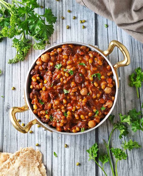 Hearty Slow Cooker Three Bean Stew With Cocoa Recipe