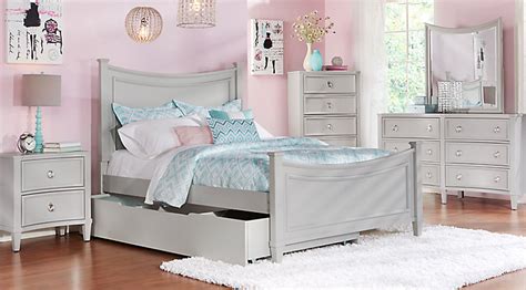 Loft beds for girls and boys in a variety of colors and styles: Fancy Bedroom Sets for Little Girls - HomesFeed