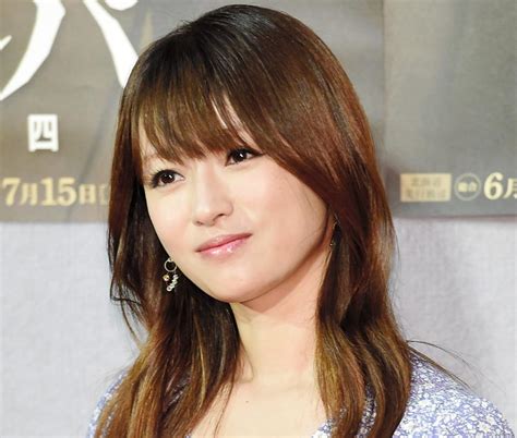 The site owner hides the web page description. 深田恭子 写真集購入者に天然発言「めくってもめくっても私だ ...