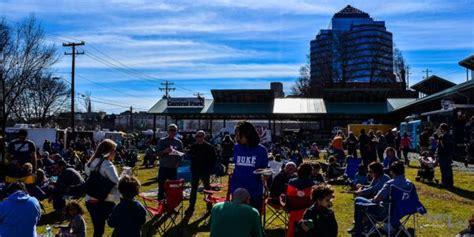 Weekends it's crowded and too busy with long lines. A Day at the Durham Food Truck Rodeo | Durham food, Food ...