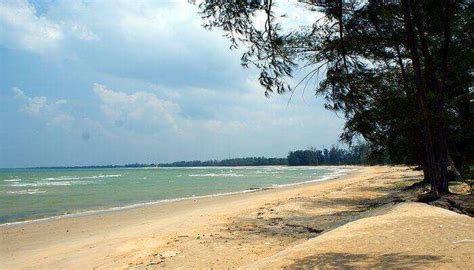 Port dickson port dickson is a popular beach gateaway for locals and singaporeans, located in negri sembilan. Top 8 Beaches Near Kuala Lumpur For The Beach Babies In 2021