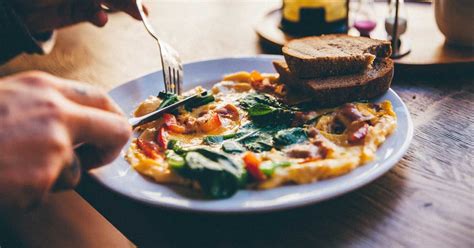14 filling meatless meal ideas. Lacto-Ovo-Vegetarian Diet: Benefits, Downsides, and Meal Plan