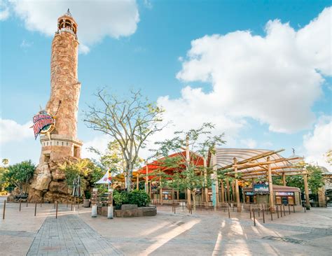 Now THAT'S a park entrance. Universal's Islands of Adventure allows you