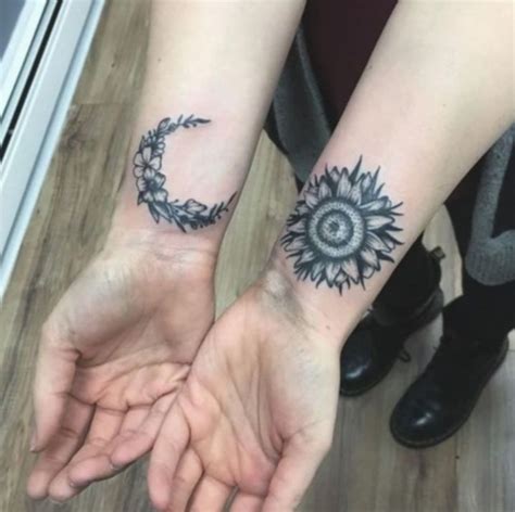 20 Tattoo Couple Matching Creative In 2020 Moon Tattoo Sun Tattoos