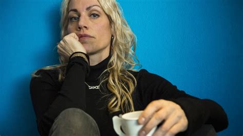 Norwegian (also available in english). Picture of Silje Torp