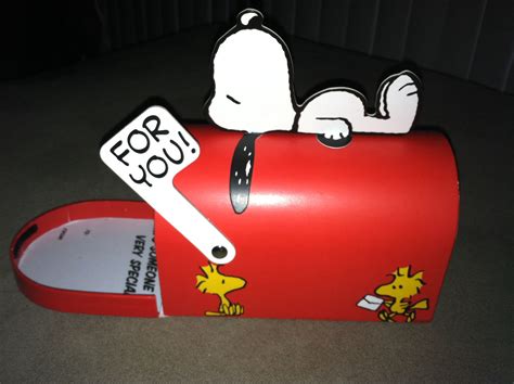 Choose from our curated gift boxes, including housewarming, newlyweds and mother's day boxes, or customise your own from a huge range of gift. Snoopy Gift Box | Snoopy valentine, Snoopy valentine's day ...
