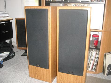 Attractive Fisher 3 Way Tower Speaker System North Nanaimo