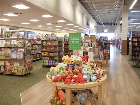 Barnes & Noble » Martin Roberts Design