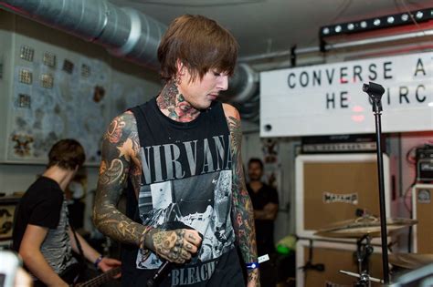 Bts superfan oli london previously spent £75,000 on surgery to look more like his favourite idol jimin from bts superfan oli london left with bloodied face after getting injections to make his skin look. daily oliver sykes: Photo | Muzyka