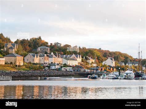 Tarbert Harbor Hi Res Stock Photography And Images Alamy