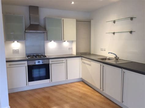 This property is on the third. Spacious and Open Plan Two Bedroom Flat to Rent in Putney ...