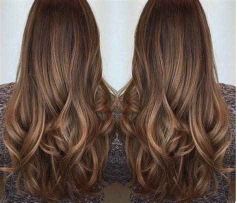Balayage miel sur cheveux châtain foncé : idées pour s'inspirer