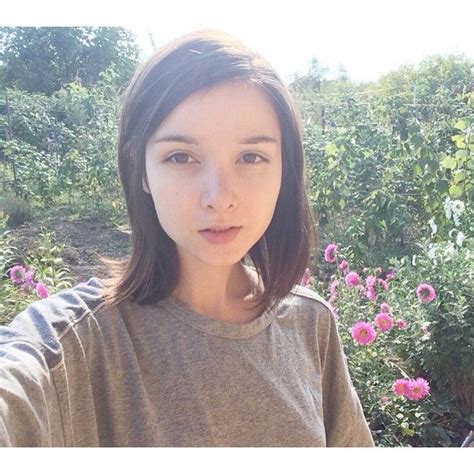 katya lischina and flowers selfie beauty hacks beauty best beauty tips
