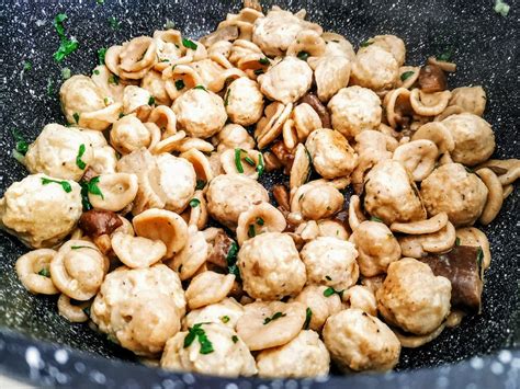 I secondi di carne e secondi di pesce a seguire, i secondi a base di uova, formaggi e verdura. Primi piatti a base di carne senza burro e senza formaggio ...