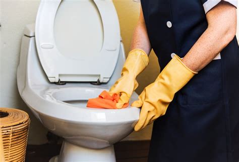 The Best Way To Clean A Toilet And Keep It Clean