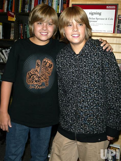 Photo Dylan And Cole Sprouse Book Signing In New York Nyp20070919218