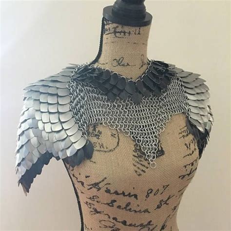 Dragon Scale And Chainmail Shoulder Armor Armor Drawing Armor Drawings Chainmail Armor