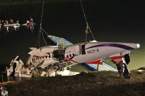 Taiwan Plane Survivors Changed Seats Before Take Off