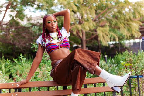 Everything Musician Ravyn Lenae Wore To Perform At Into The Gloss