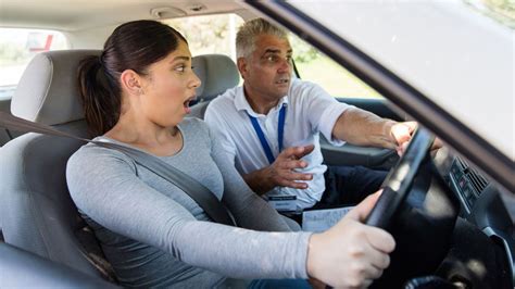 Avoid These 7 Practical Driving Test Mistakes Auto Trader Uk