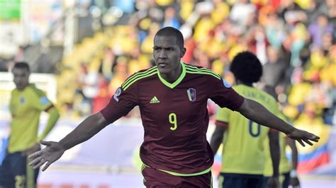 Bolivia welcome venezuela to estadio hernando siles on thursday, with both nations eager for points in the race for 2022 world cup bolivia and venezuela desperate for points in south american wcq. Bolivia vs Venezuela 11/12/2015 FIFA World Cup Qualifying ...