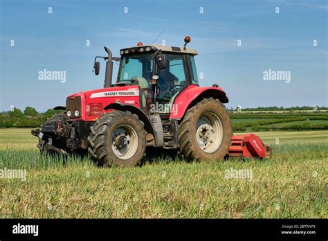 Red Massey Ferguson 7480 Dyna Vt Tractor And Kverneland Flail Mower
