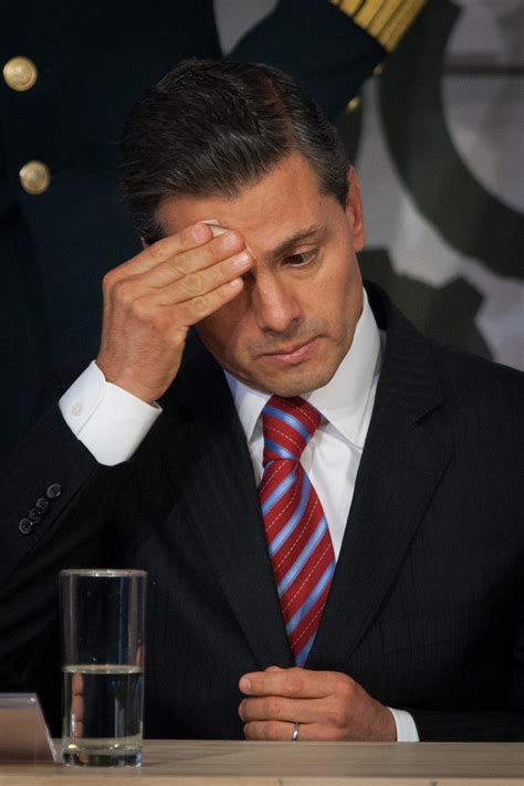 Enrique peña nieto (in english: Mexico's Enrique Pena Nieto's image damaged by student ...