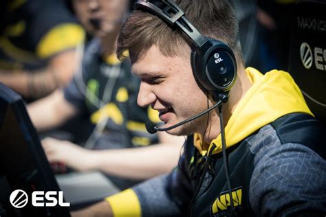 S1mple Cs Go Crosshair And Viewmodel Settings Esports News By