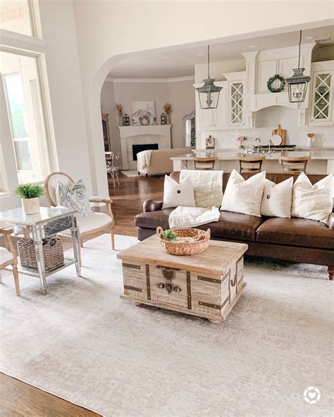 10 Farmhouse Living Room With Brown Leather Couch