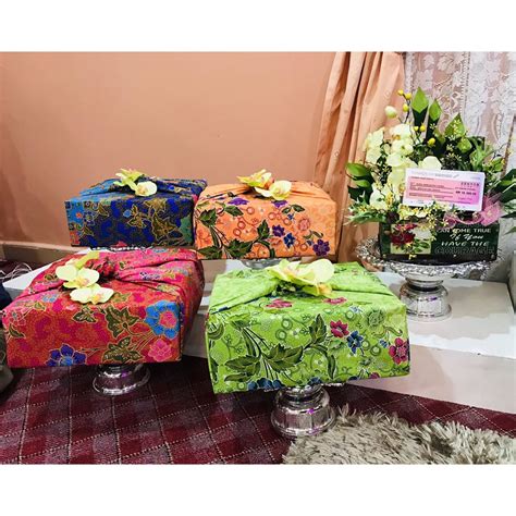 Barang Hantaran Tunang Yang Wajib - MALAUKUIT