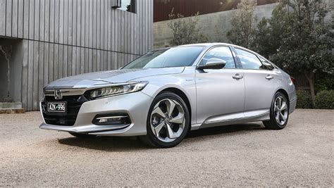 New Honda Accord 2020 Pricing And Specs Detailed Toyota Camry Rival