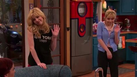 This is the official twitter for icarly!. Sam and Melanie | Anziehsache, Anziehen