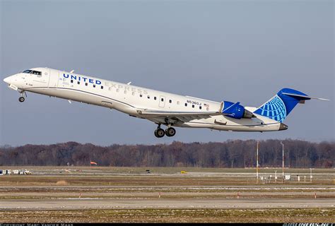 Bombardier Crj 550 Cl 600 2c10 United Express Gojet Airlines