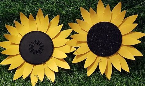 Free Free 232 Sunflower Center Svg SVG PNG EPS DXF File