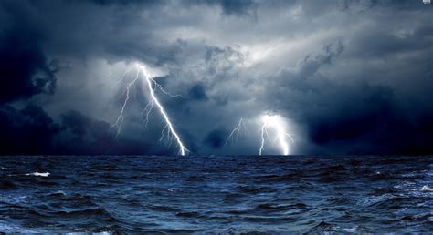 Thunderbolt Sea Storm Beautiful Views Wallpapers 6000x3274