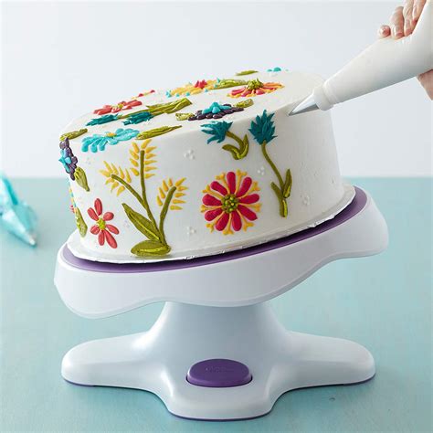 5 Best Cake Decorating Turntables For Every Budget And Level Of Decorator
