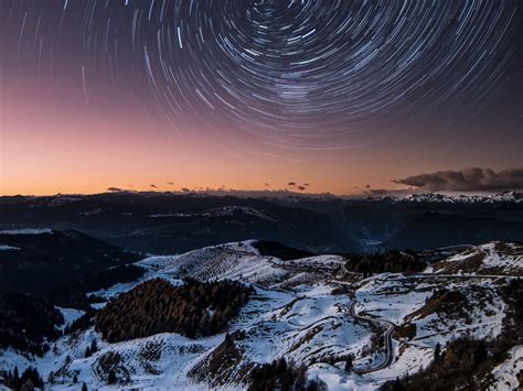 Download Wallpaper 1280x960 Mountains Starry Sky Night Peak