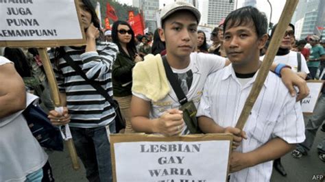 Kaum Lgbt Indonesia Alami Diskriminasi Bbc News Indonesia